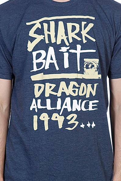 Dragon Alliance - Мужская футболка с коротким рукавом Shark Bait Tee 3 Slim F12