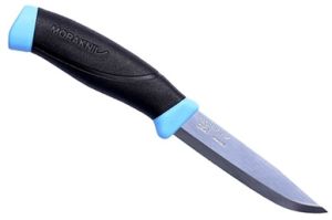 Крепкий нож в пластиковых ножнах Morakniv Companion