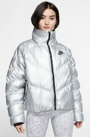 Nike - Спортивная теплая куртка W NSW SYN Fill JKT STMT Shine