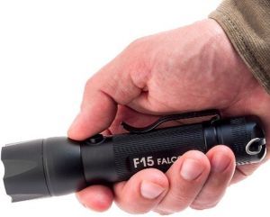 Яркий луч - Фонарь с изменяемой фокусировкой YLP Falcon F10