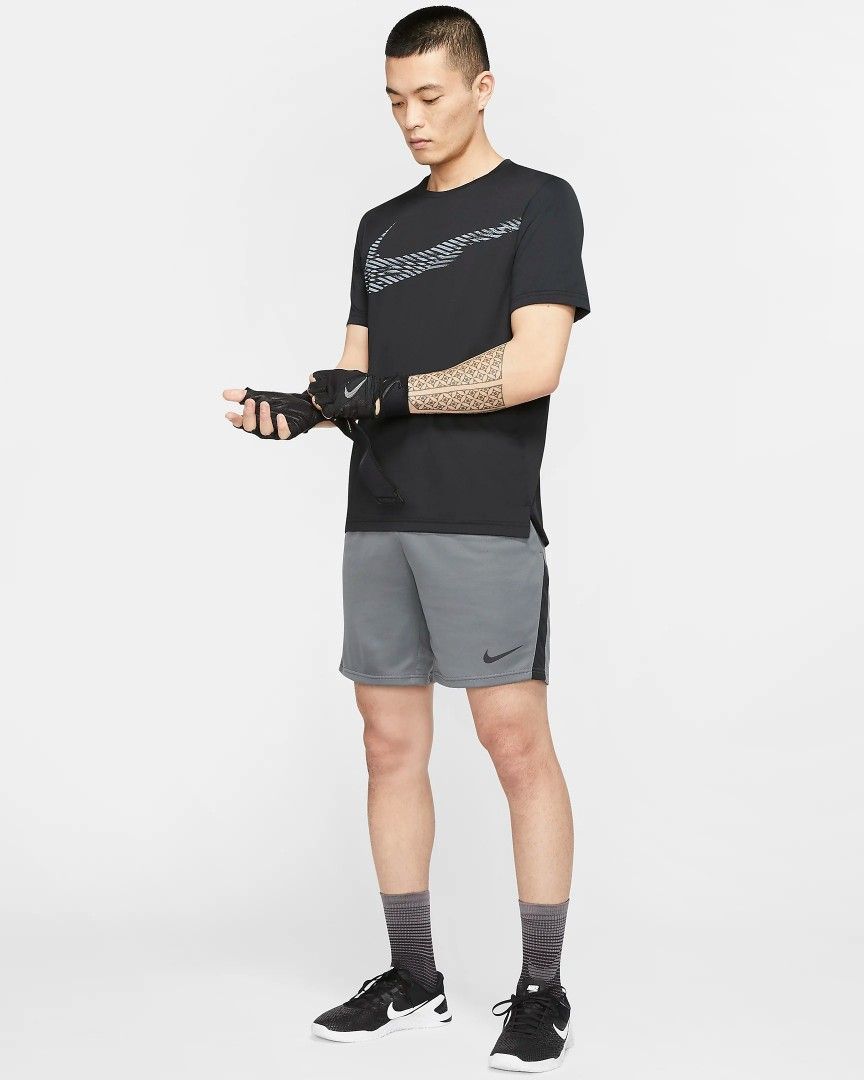 Мужские шорты для спорта Nike Dri-FIT