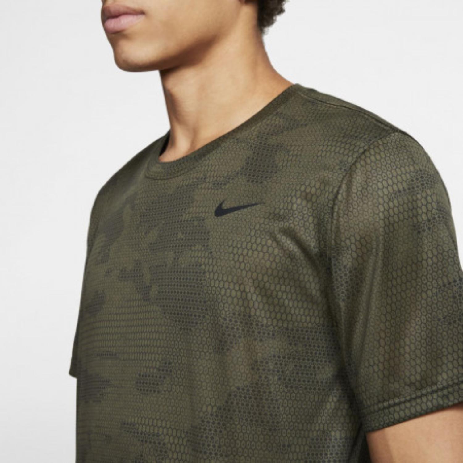 Спортивная мужская футболка Nike Dri-FIT Legend