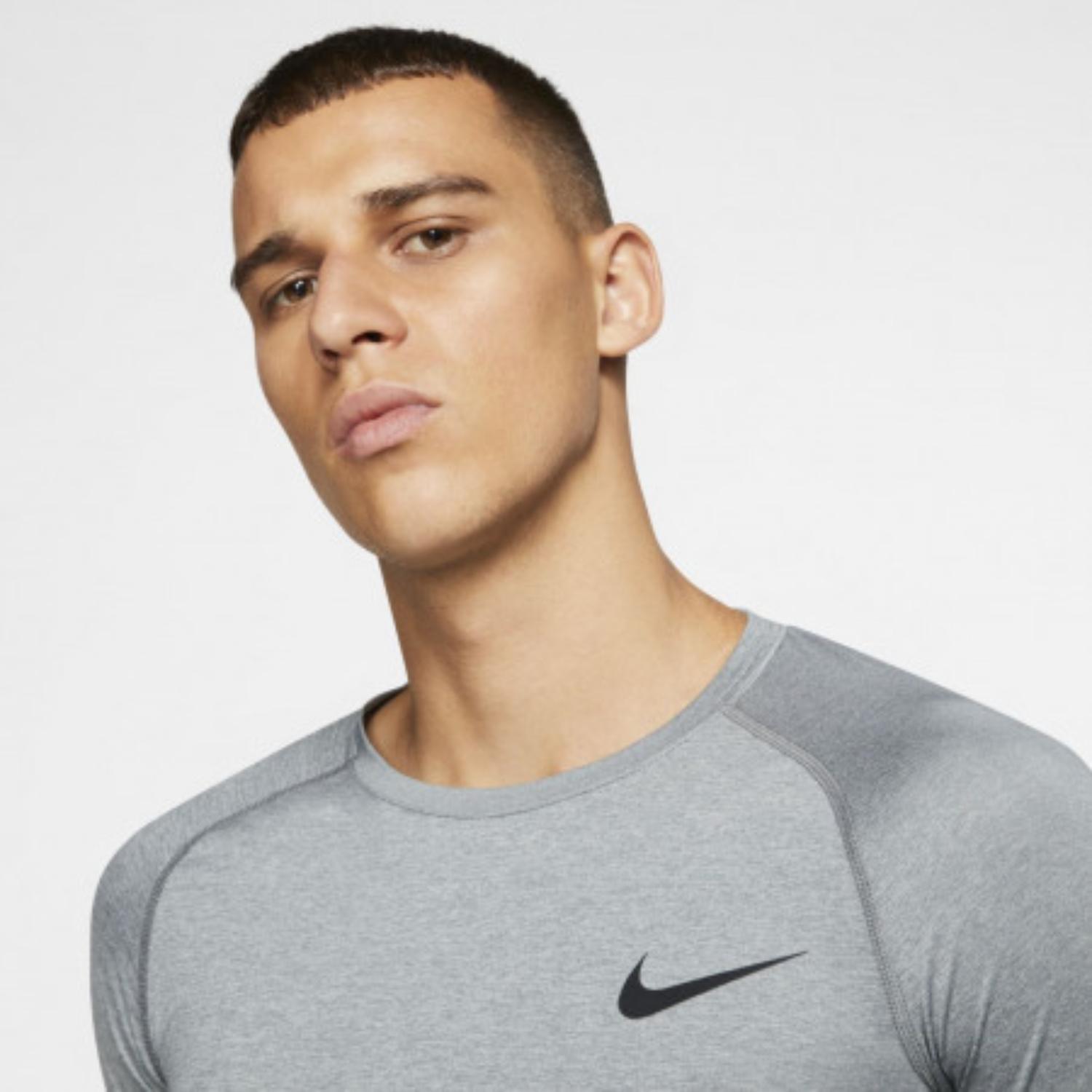 Удобный мужской лонгслив Nike Pro