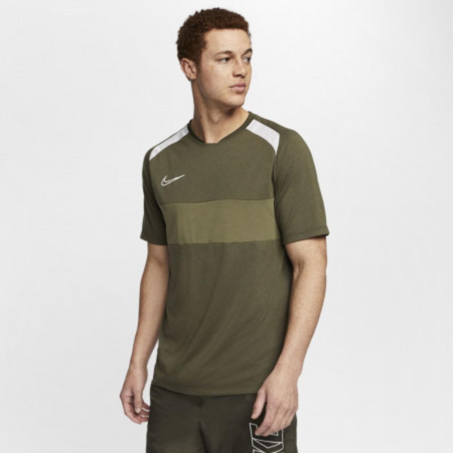 Стильная мужская футболка Nike Dri-FIT Academy