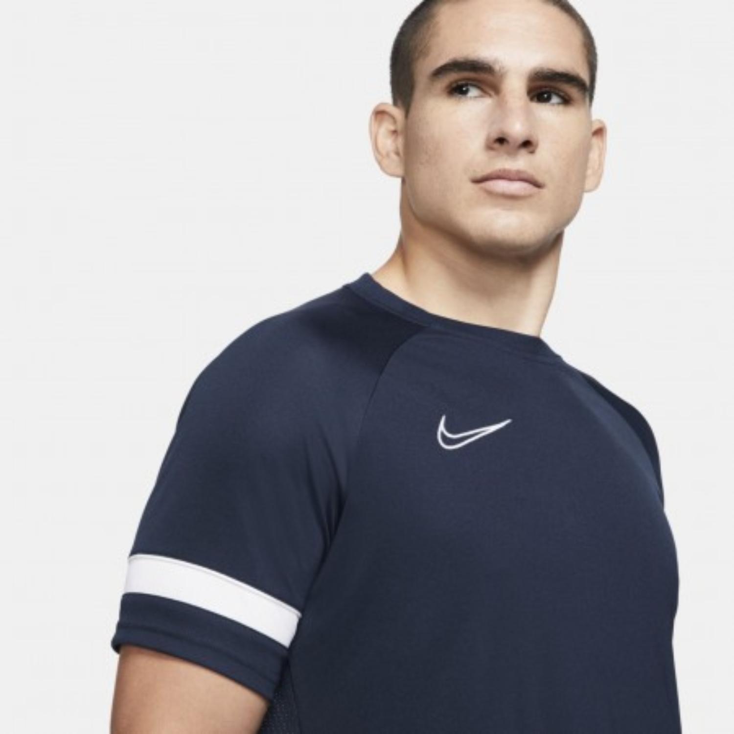 Стильная мужская футболка Nike Dri-FIT Academy
