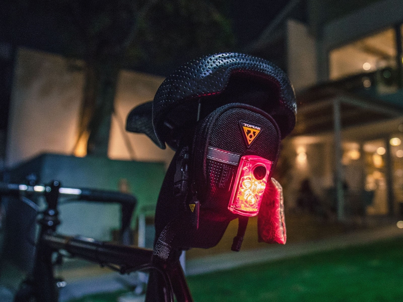 Велосипедный фонарь с зарядкой Topeak RedLite Mini USB